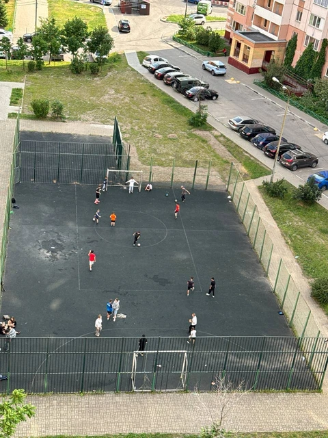 😂ЖКХшники Балашихи нашли максимально бездумное решение проблемы кривой спортплощадки