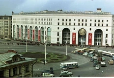 🤓Мы присутствовали на открытии реконструированного ЦДМ на Лубянке. Приезжал Костин. И, честно говоря, мы были исполнены радужными ожиданиями — вот, открывается тот Детский Мир, в котором мы провели сотни часов в нашем детстве