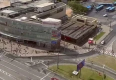 🤔Озеро кипятка на станции Молодежная. Вроде бы, горячую воду горожанам уже должны были отключить по графику…